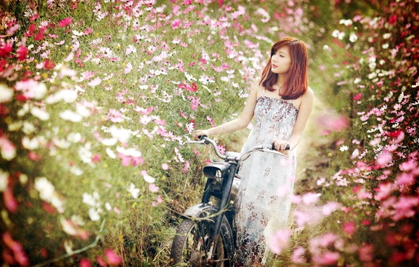 Фотосессия с велосипедом в цветах