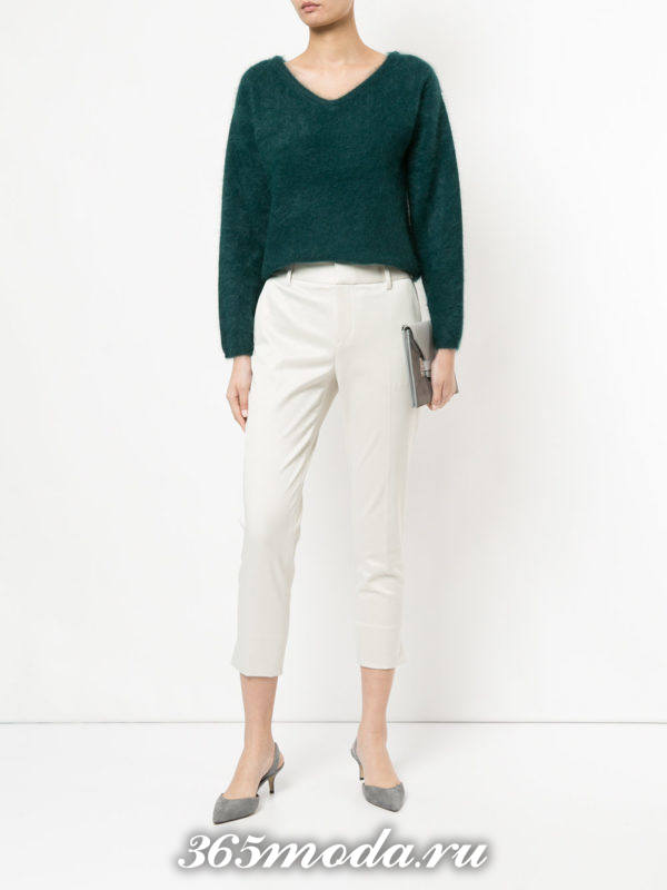 белые широкие брюки со свитером