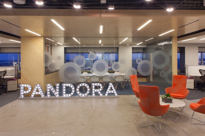 Новый интерьер помещений офиса компании Pandora Media в США