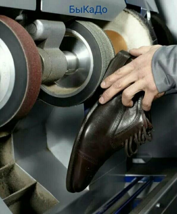 Shoes repair. Обувная мастерская. Мастерская по ремонту обуви. Ремонт обуви листовка. Изготовление обуви.