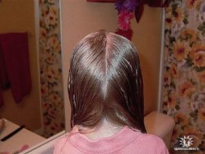 pricheskinarad21 1 300x225 - Нарядные прически для девочек и мам