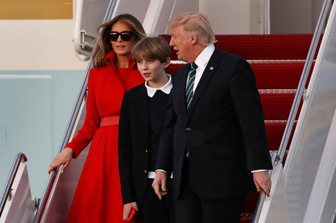 Трамп и его третья жена Мелания с сыном