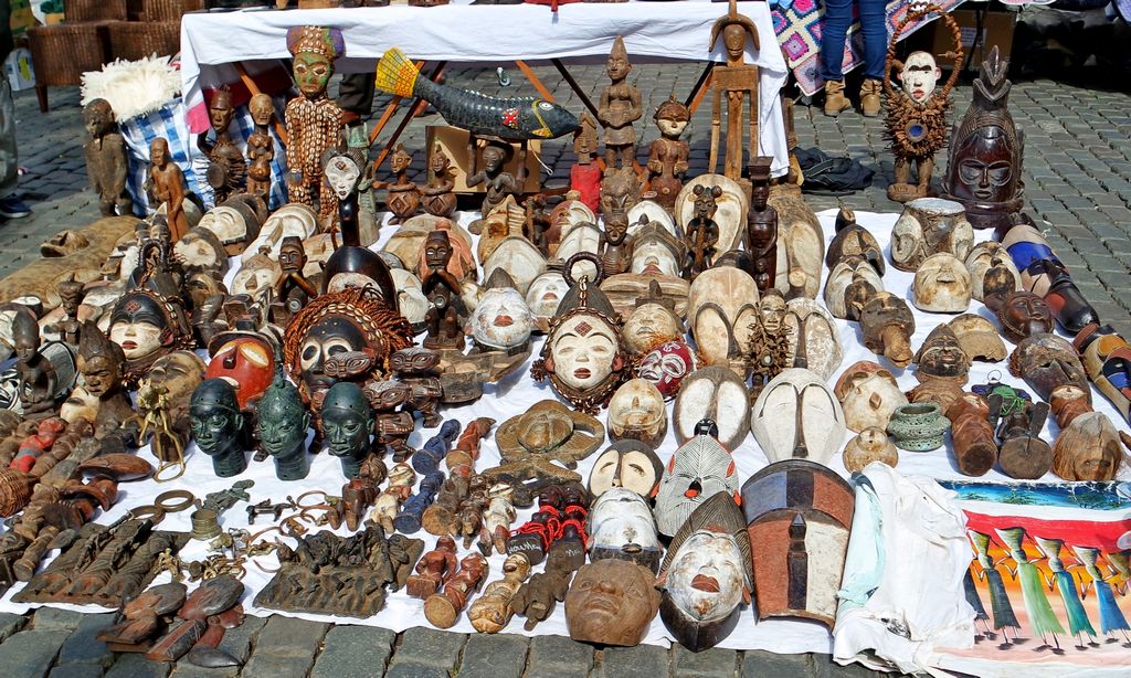 Блошиный рынок в Брюсселе - Marolles Flea Market