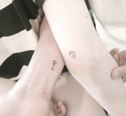Креативные парные татуировки для влюблённых (21 фото)