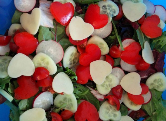 Подарки на День святого Валентина: овощной салат