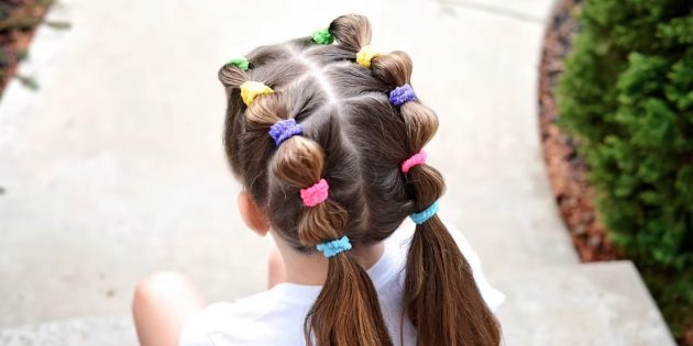 Причёски для девочек: низкие хвостики с резинками