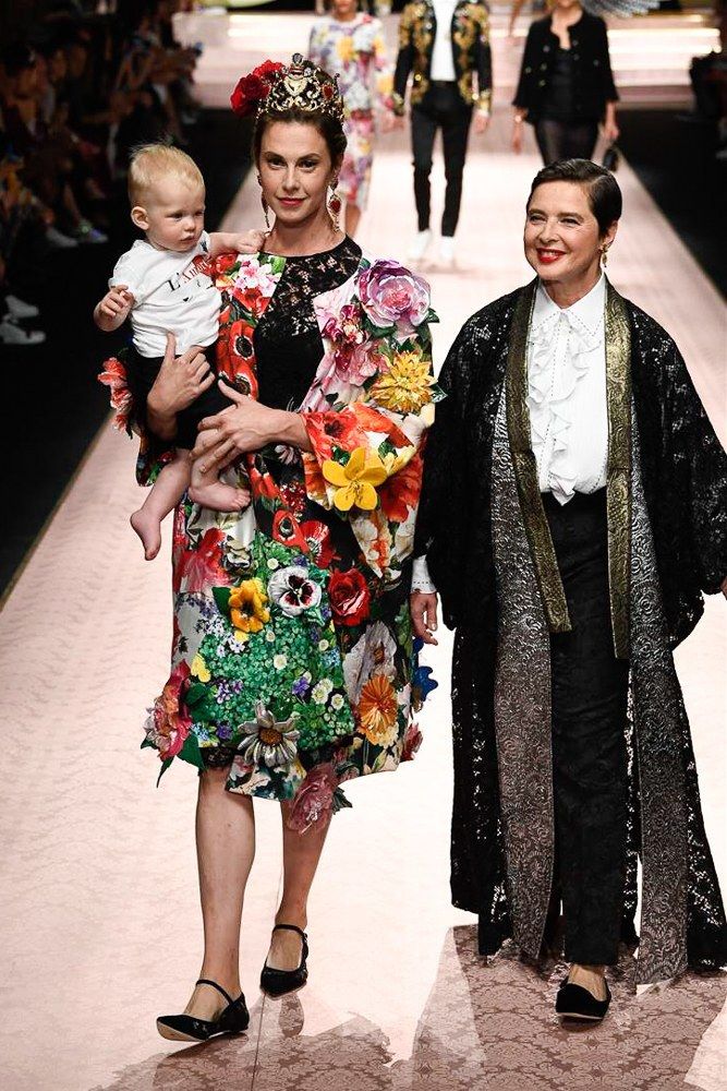 Реальная мода: 45 незабываемых образов из новой коллекции Dolce & Gabbana, фото № 45