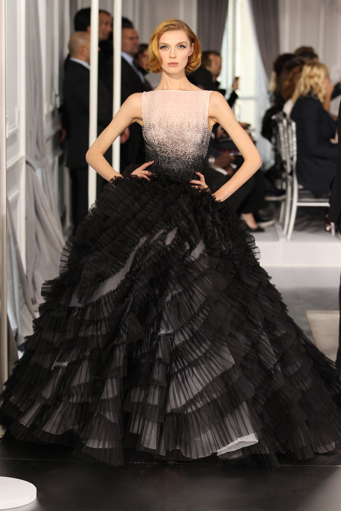 Чёрное свадебное платье — стильно, изящно, благородно, фото № 21