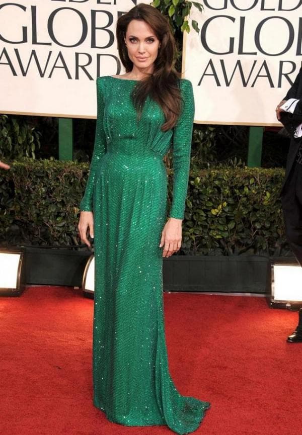 Анджелина Джоли в длинном зеленом платье