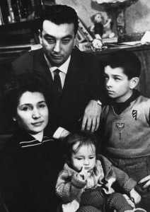 Евгений Максимович Примаков с женой и детьми