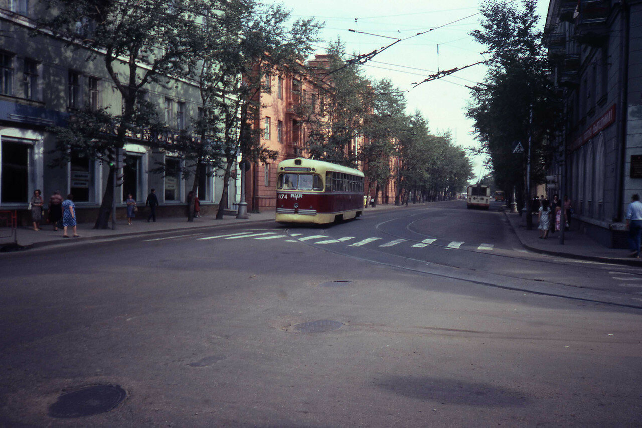 Иркутск. Трамвай на перекрестке улиц Ленина и Горького