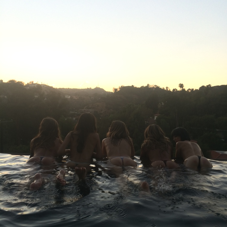 Дерзкие и сексуальные фотографии девушек Дерзкие и сексуальные фотографии девушек