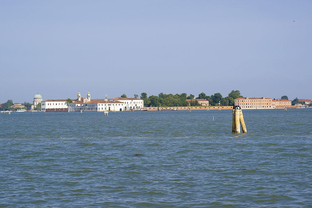 1024px-Isola_di_san_servolo.jpg