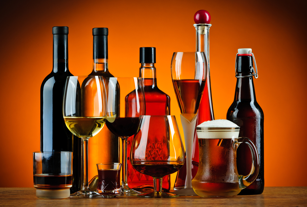 Крепкие напитки: вино, коньяк, бренди, пиво