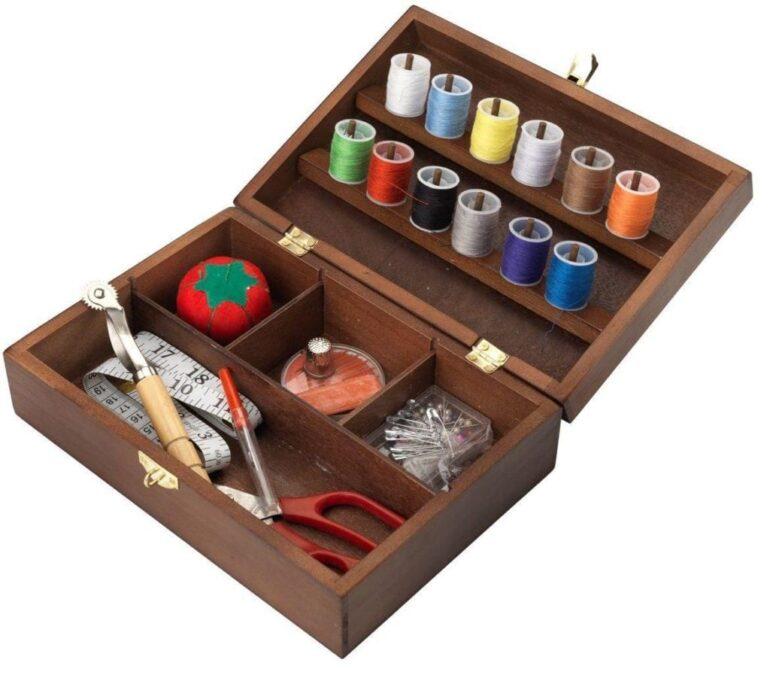 нитки и ножницы