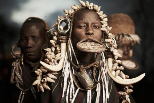 Самые необычные племена на земле. Самые опасные и странные племена