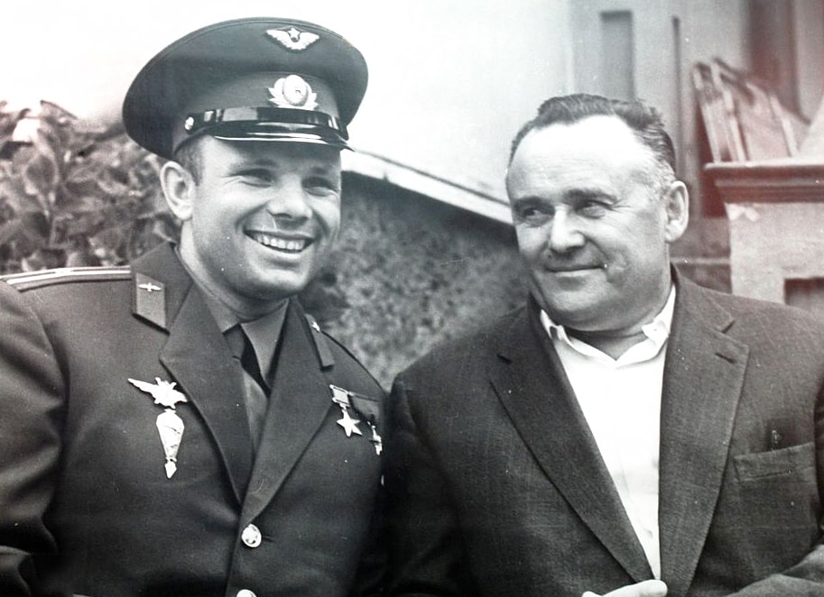 Foto-YUriy-Gagarin-i-Sergey-Korolev