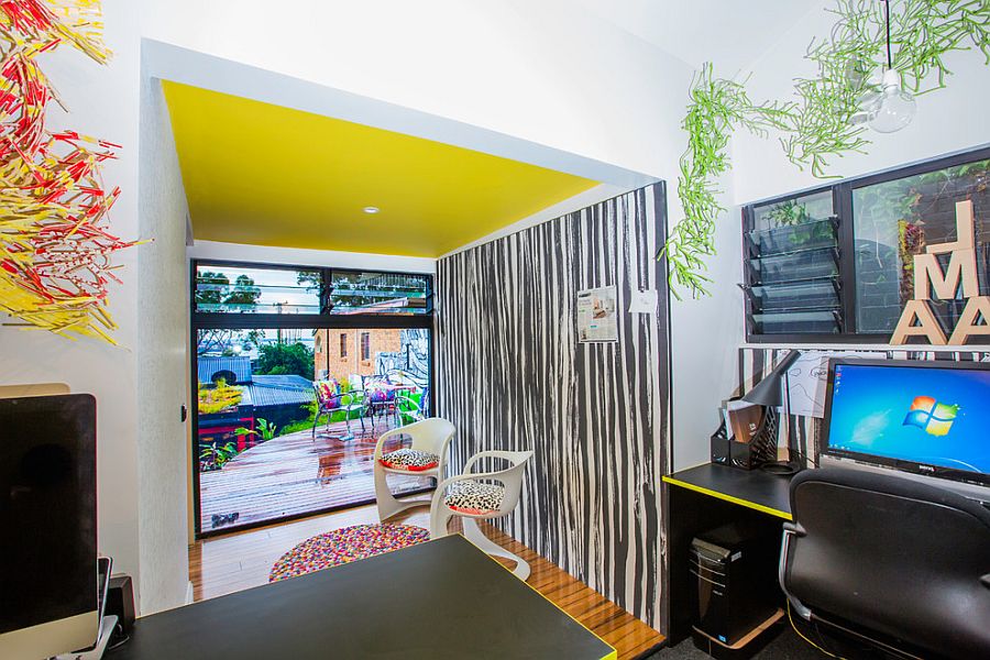 Интерьер домашнего офиса в жёлтом цвете - фото 30