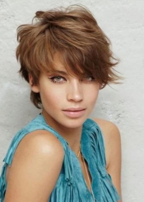 Милые стрижки для девушек. Прически для девушек — красивые варианты простых и сложных современных причесок (80 фото) 24