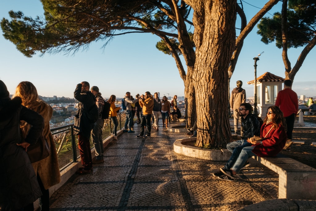 На смотровой площадке Miradouro da Senhora do Monte