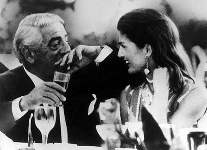 Миллиардер с его второй женой Жаклин Кеннеди 
