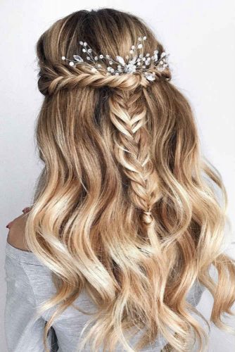 Voluminous Loose Curls #long #wavyhair #halfuphalfdown #braids #accessory