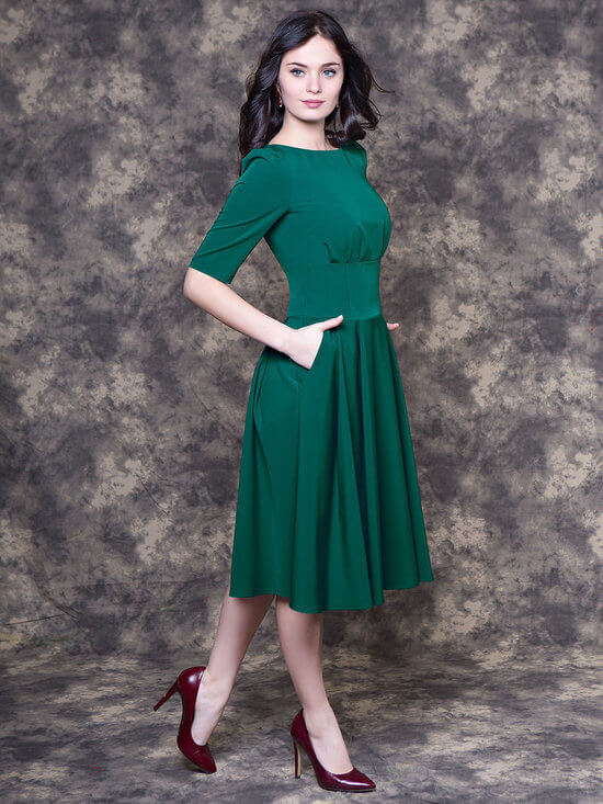 Платье изумрудного цвета фото