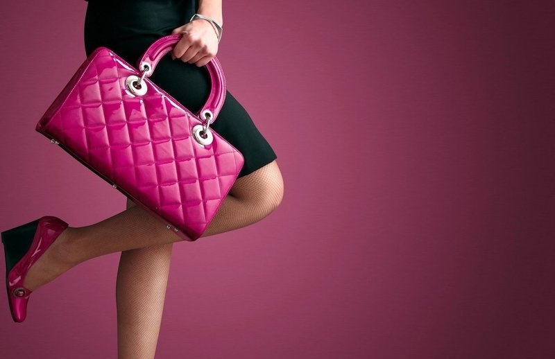 Яркая розовая сумочка