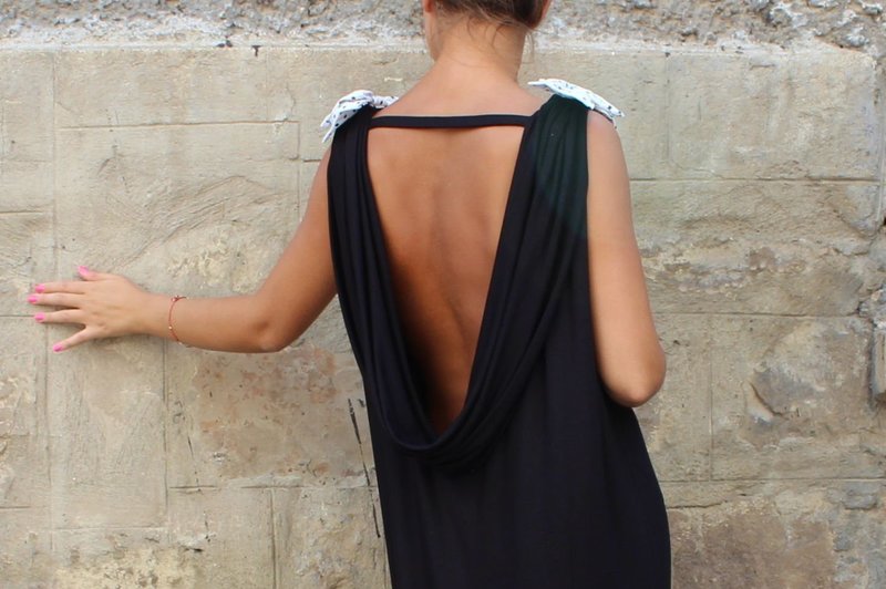 Платье с открытой спиной в греческом стиле 