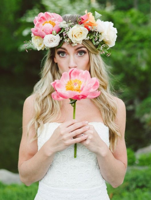 Свадебная прическа с венком