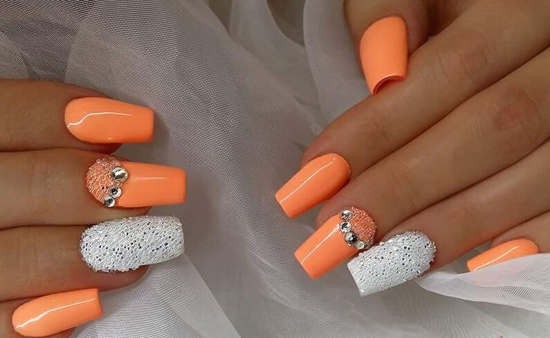 Оранжевый маникюр