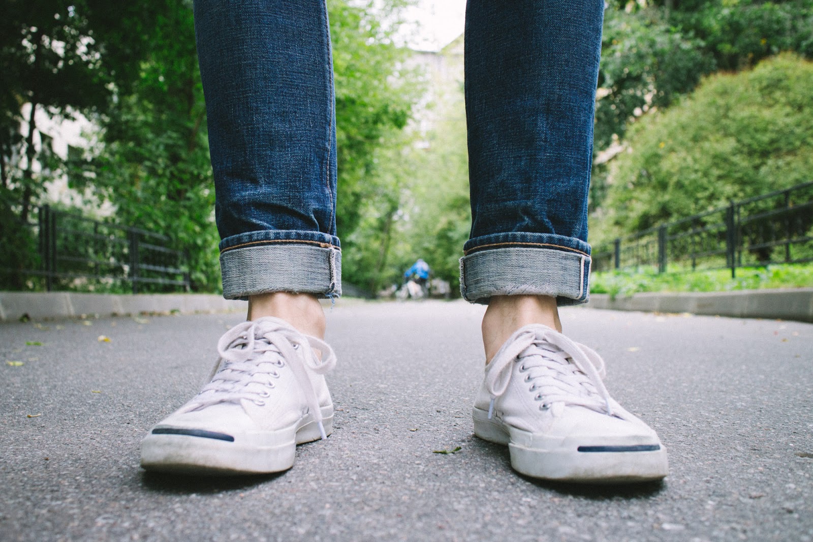 Небольшие производители джинсов часто разделяют размеры лишь по ширине