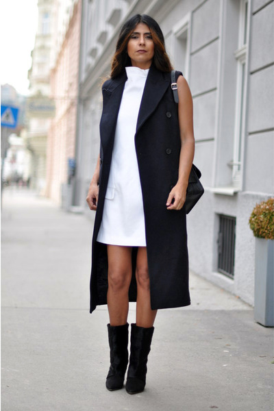 Девушка в белом платье