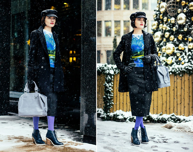 devushka-v-yubke-karandash-chernoe-palto-kepi-i-botilonyi