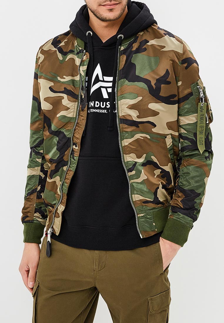 Мужской камуфляжный. Alpha industries ma-1 LW. Alpha industries хаки. Альфа Индастриз куртка хаки. Камуфляжный бомбер Alpha industries.