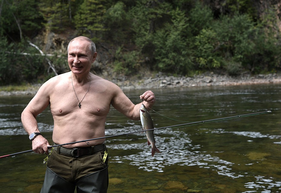 Президент остался доволен рыбалкой. Фото: Алексей Никольский/ИТАР-ТАСС 