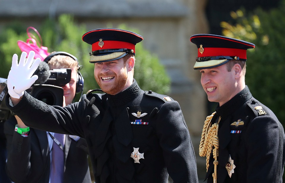 Принц Уильям приехал на церемонию вместе с братом и поддерживал его накануне свадьбы Фото: REUTERS