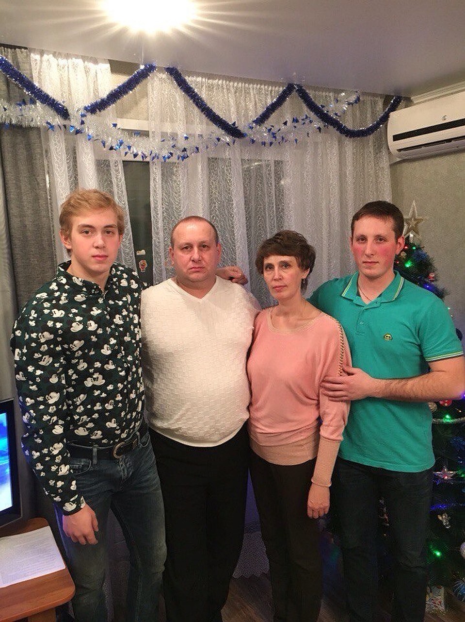 Михаил Воробьев с родными 
