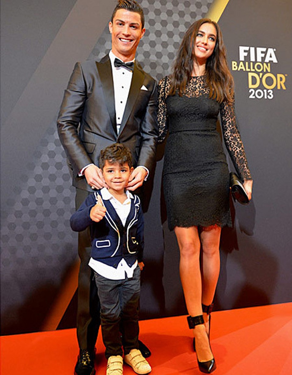 В прошлом году во время вручения "Золотого мяча" Ирина была рядом с Криштиану и его сыном. Фото: SPLASH NEWS