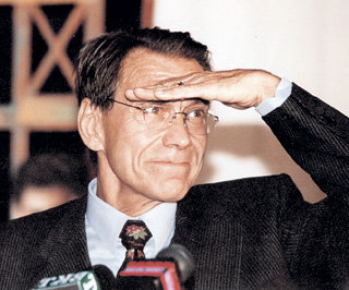 В объятиях КОНЧАЛОВСКОГО она теряла сознание...