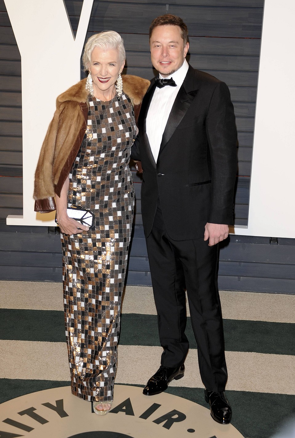 Илон Маск с мамой Мэй на вечеринке в честь вручения премии "Оскар". Фото: GLOBAL LOOK PRESS