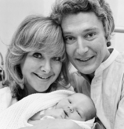 Новорожденный Бенедикт Камбербэтч с родителями