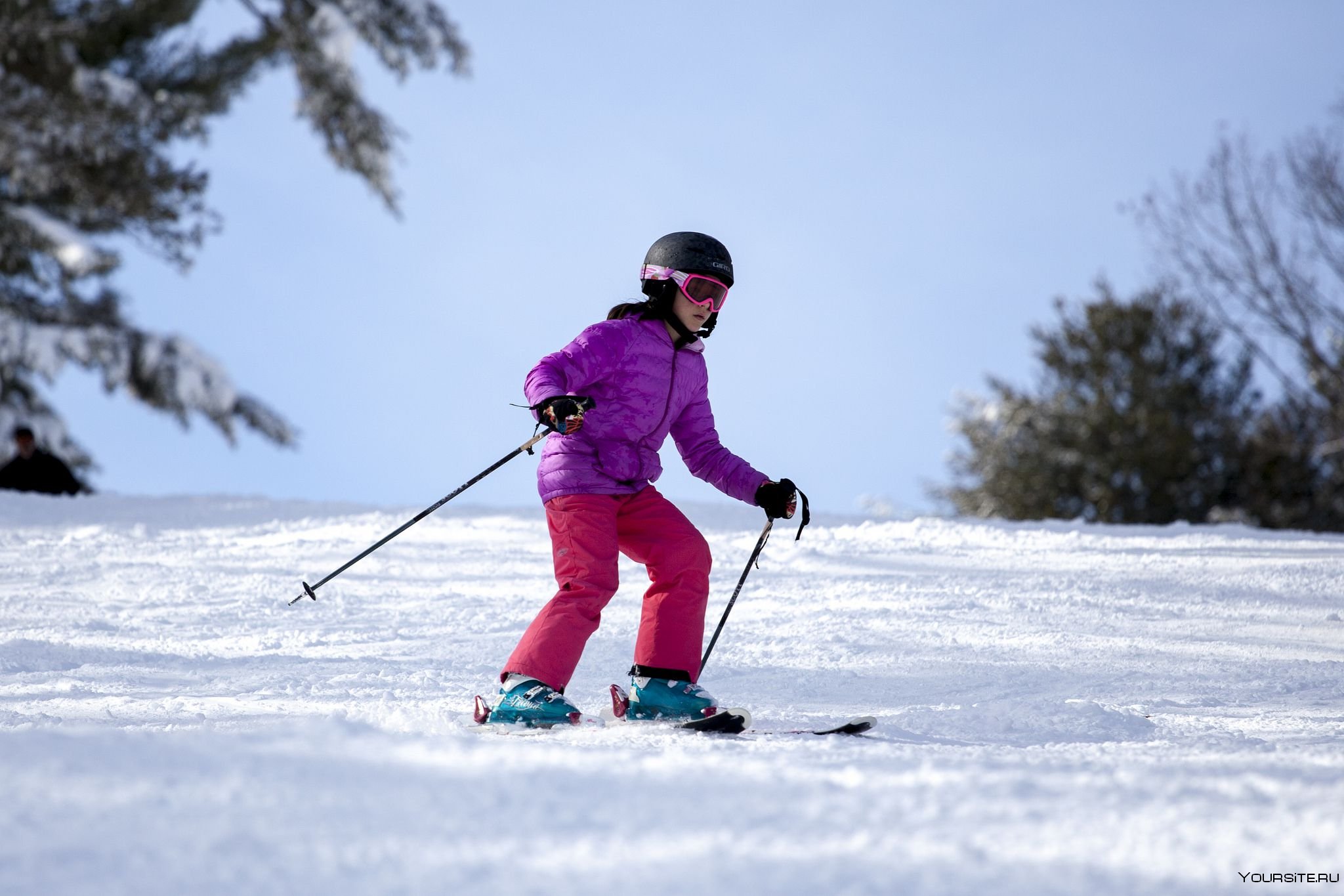 Маленькие лыжники. Катание на лыжах. Лыжник. Мальчик на лыжах. Дети на лыжах.