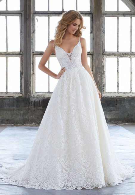 НЕжное платье на тонких бретелях