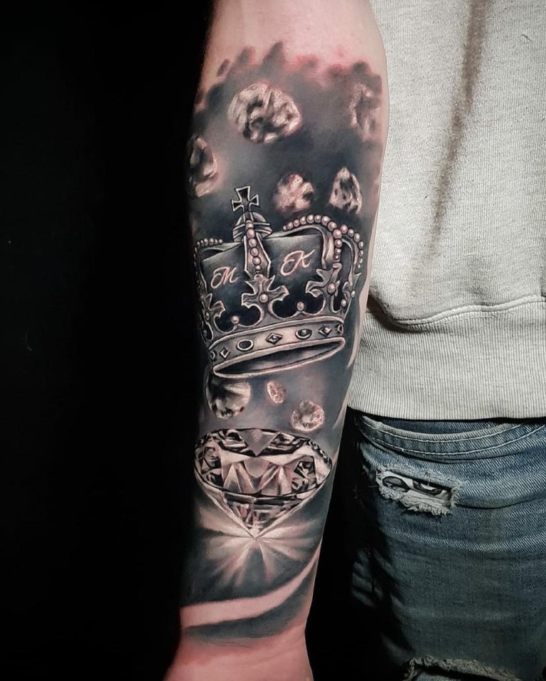 татуировка корона на руке значение