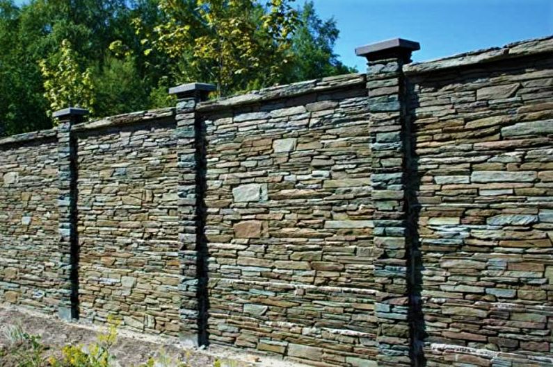 Каменный забор для частного дома - фото