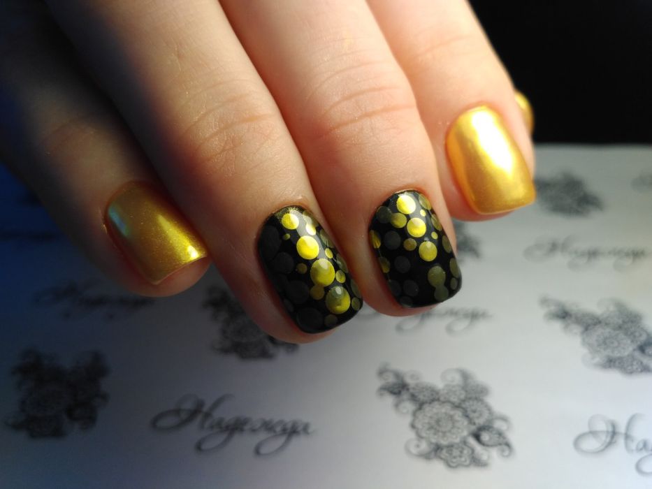 Золотой осенний маникюр Осенний маникюр фото