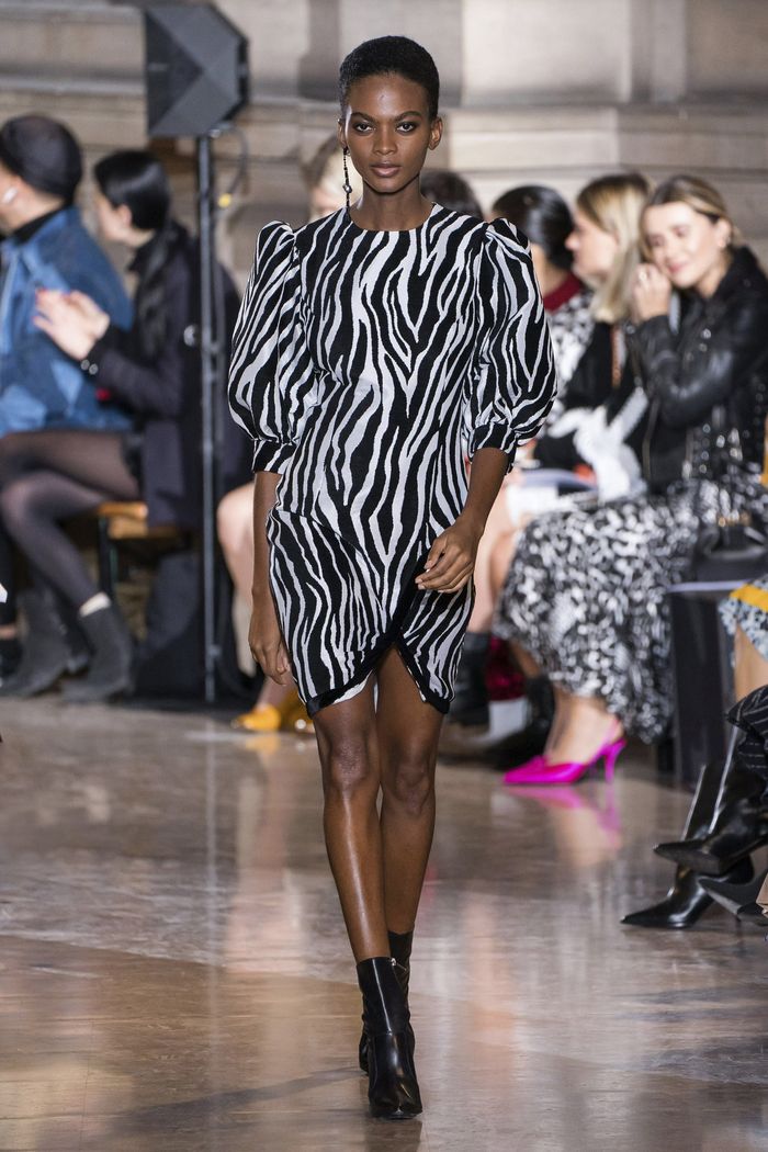 Модное черно-белое платье Andrew Gn Модное черно-белое платье Andrew Gn