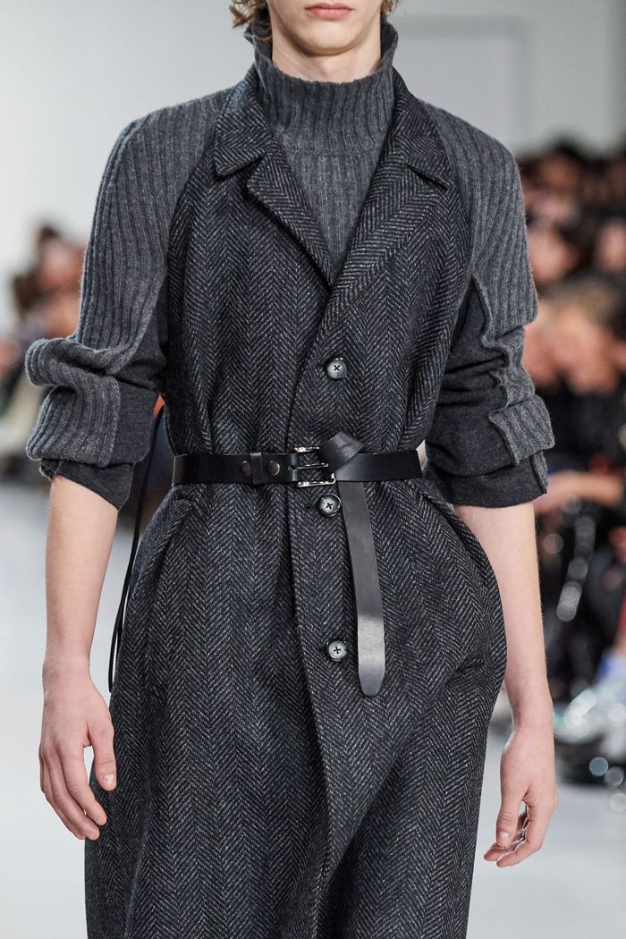 Модное пальто с поясом осень-зима 2019-2020 из коллекции Maison Margiela
