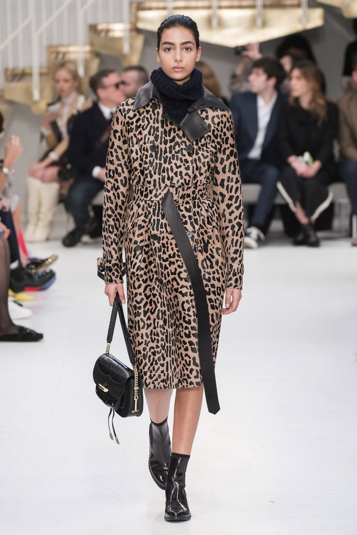 Модное леопардовое пальто осень-зима 2019-2020 из коллекции Tod